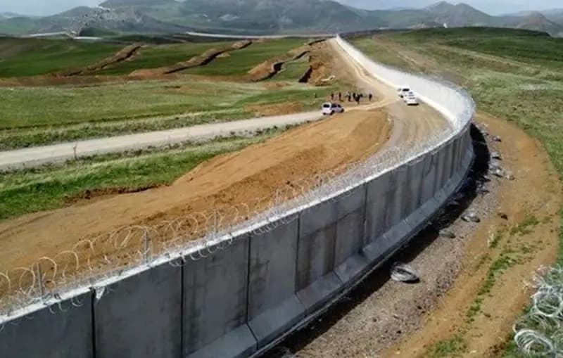 تصویر شاخص نظرسنجی آیا با دیوارکشی در مرز ایران و افغانستان موافق هستید؟