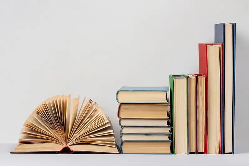 تصویر شاخص نظرسنجی برای مطالعه کتاب بیشتر چه نوع کتابهایی را ترجیح میدهید؟